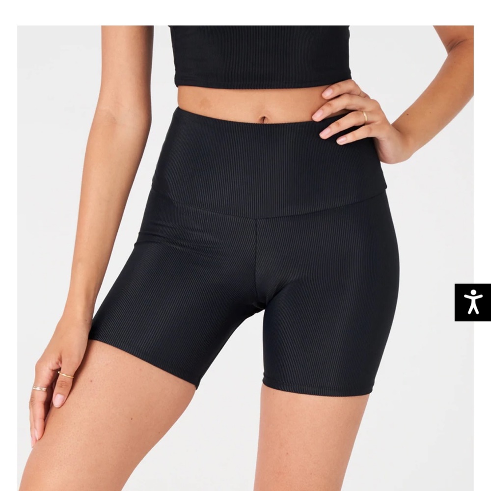 Onzie Ribbed Biker Short